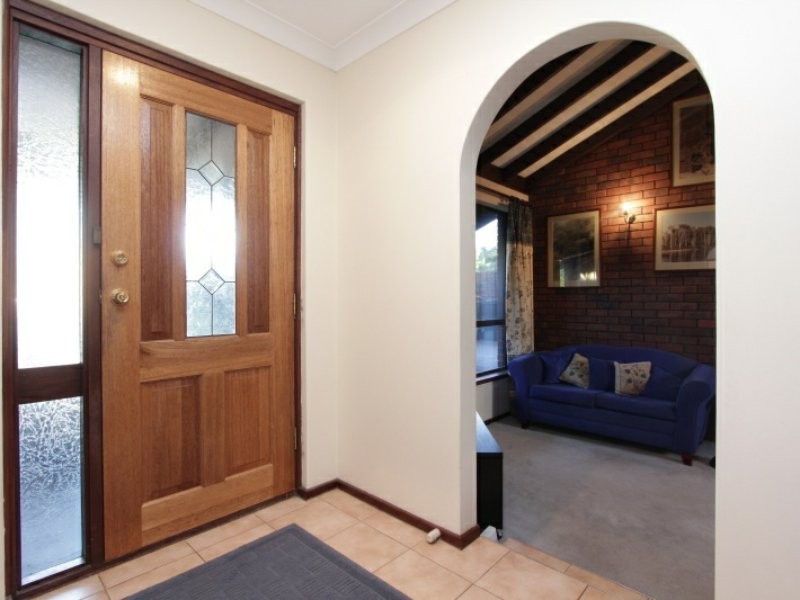 3 Tasman Place, Shelley WA 6148