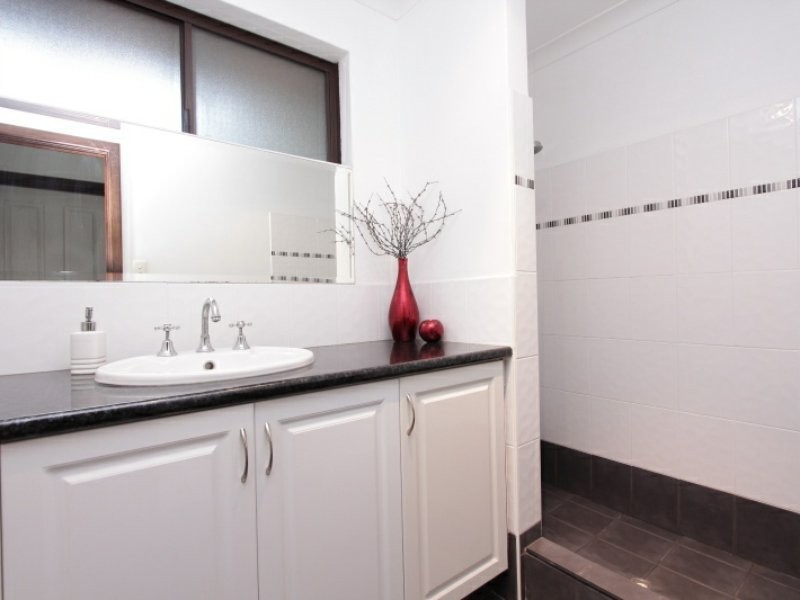 3 Tasman Place, Shelley WA 6148