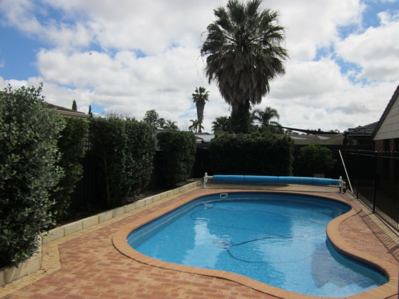 9 Shea Grove, Leeming WA 6149