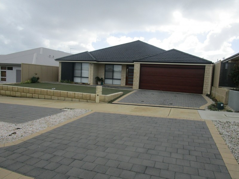 135 Frankland Avenue, Hammond Park WA 6164