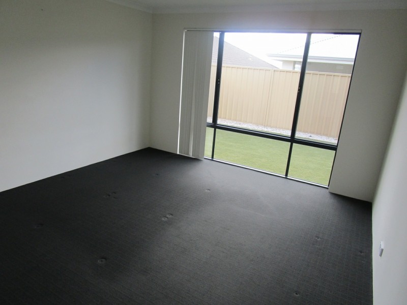 135 Frankland Avenue, Hammond Park WA 6164