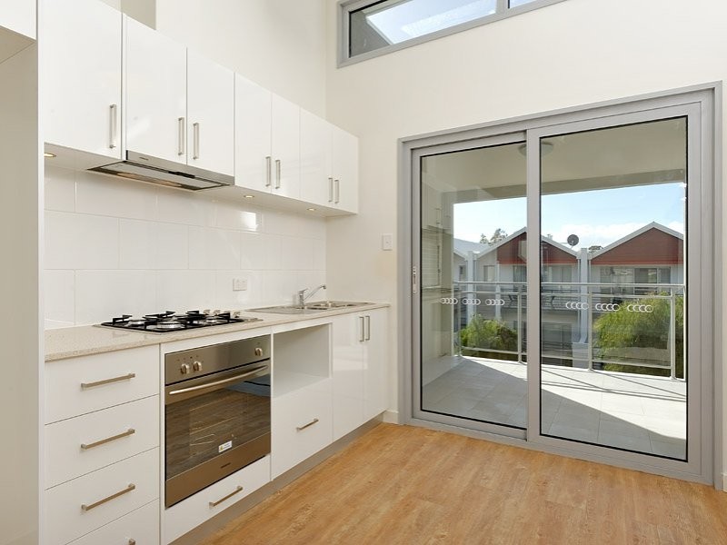 18/12 Bushlark Turn, Erskine WA 6210
