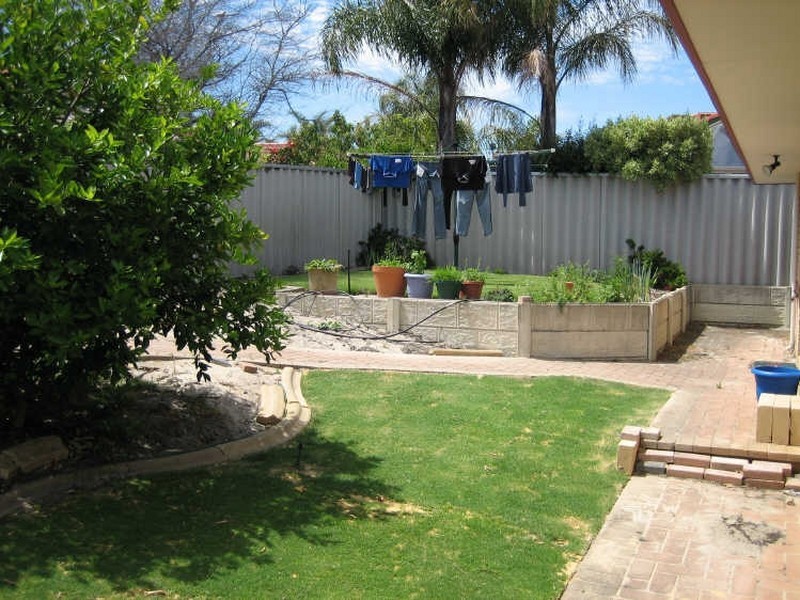 17 Sylvan Crescent, Leeming WA 6149