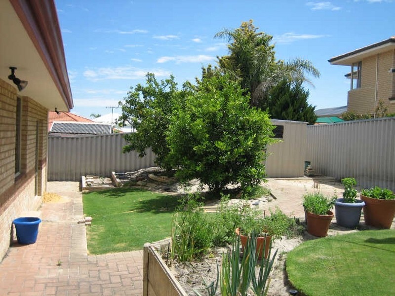 17 Sylvan Crescent, Leeming WA 6149