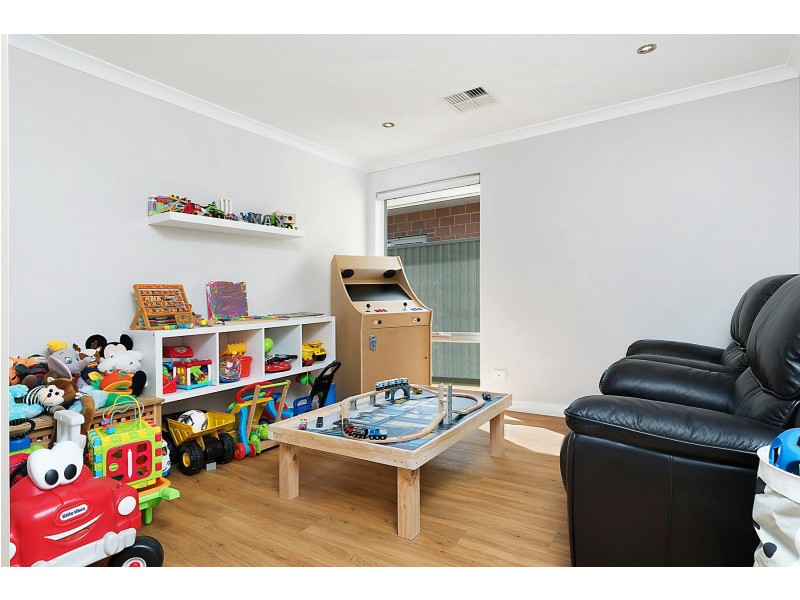 9A Walpole Street, St James WA 6102