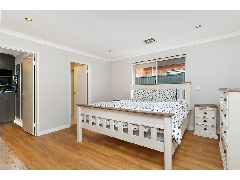 9A Walpole Street, St James WA 6102