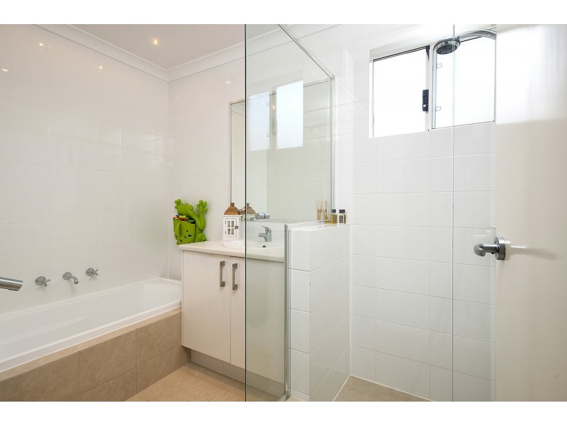9A Walpole Street, St James WA 6102