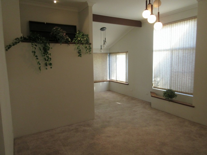 6 Rentney Way, Willetton WA 6155