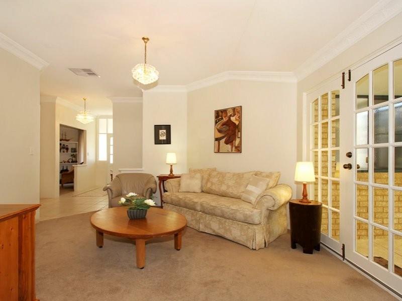 24 Riversdale Pass, Jandakot WA 6164