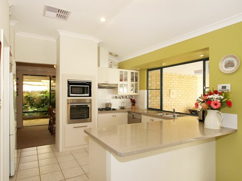 24 Riversdale Pass, Jandakot WA 6164