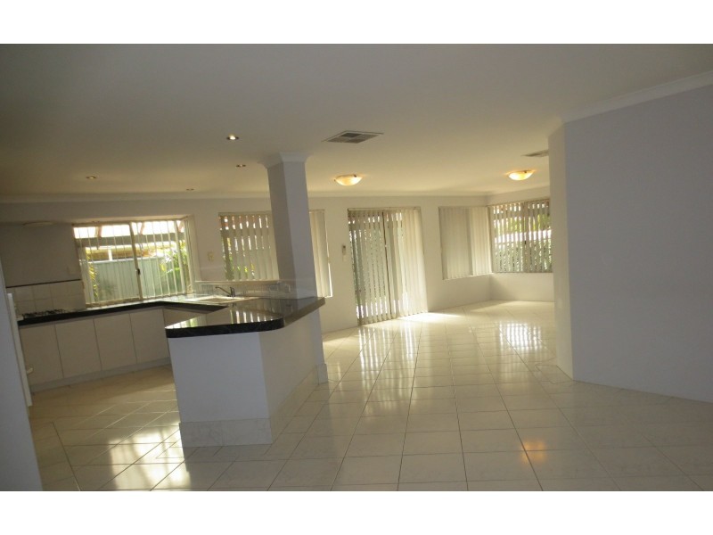 4 Marie Court, Atwell WA 6164