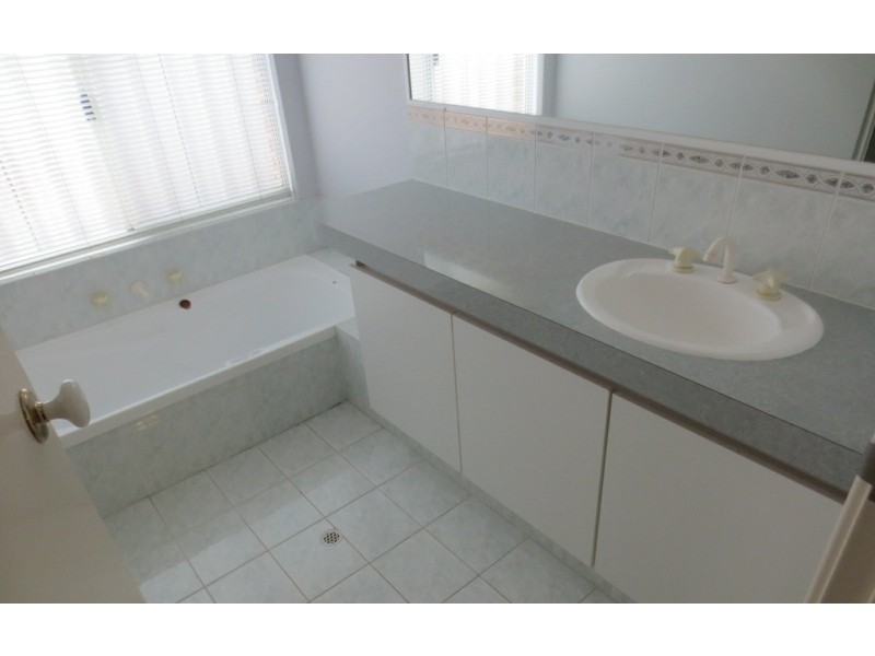 4 Marie Court, Atwell WA 6164