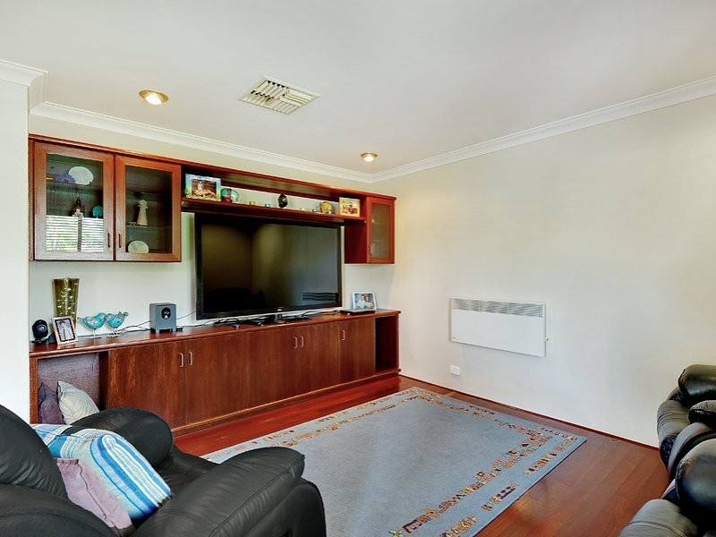 6 Krugger Place, Leeming WA 6149