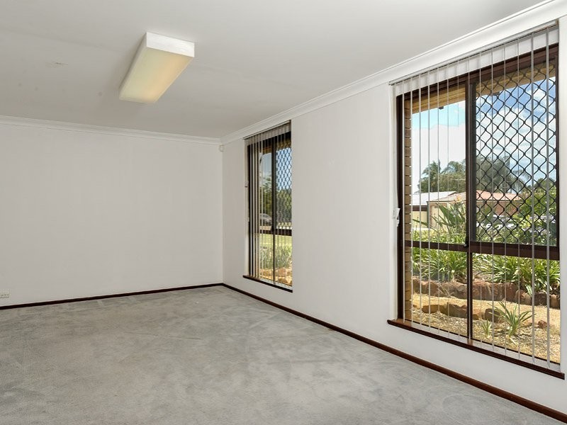 6 Dain Court, Leeming WA 6149