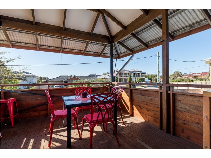 17 Long Street, Beaconsfield WA 6162