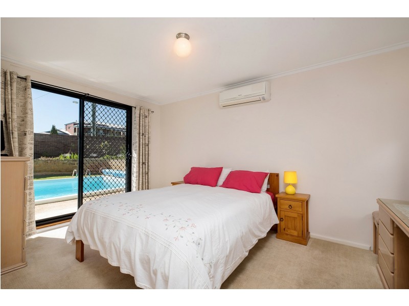 17 Long Street, Beaconsfield WA 6162