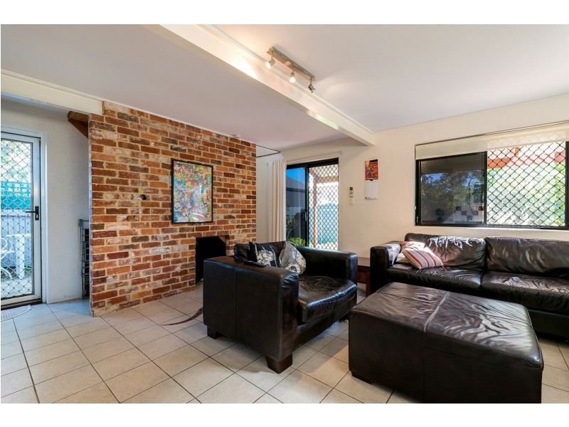17 Long Street, Beaconsfield WA 6162