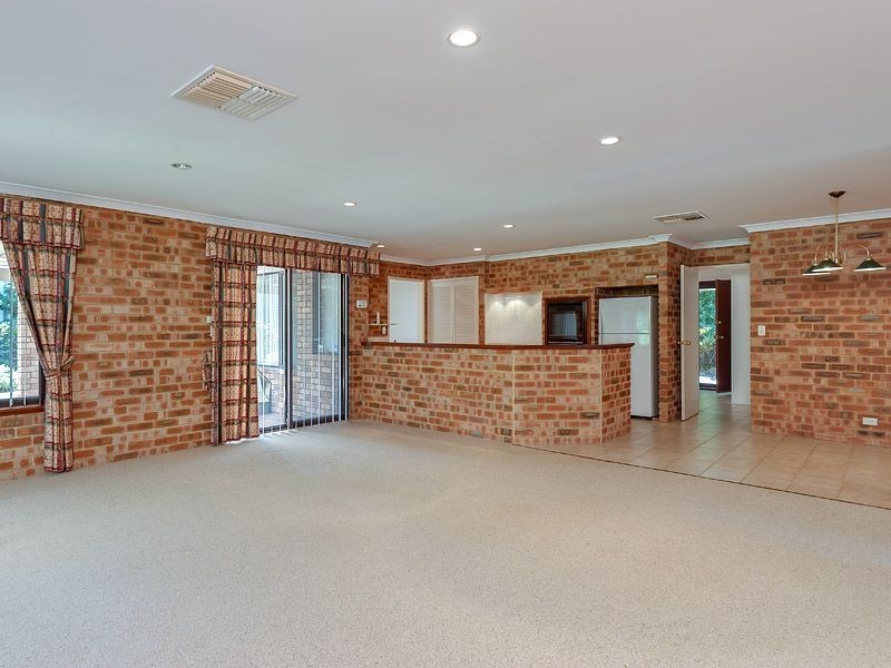 7 Clemros Way, Leeming WA 6149