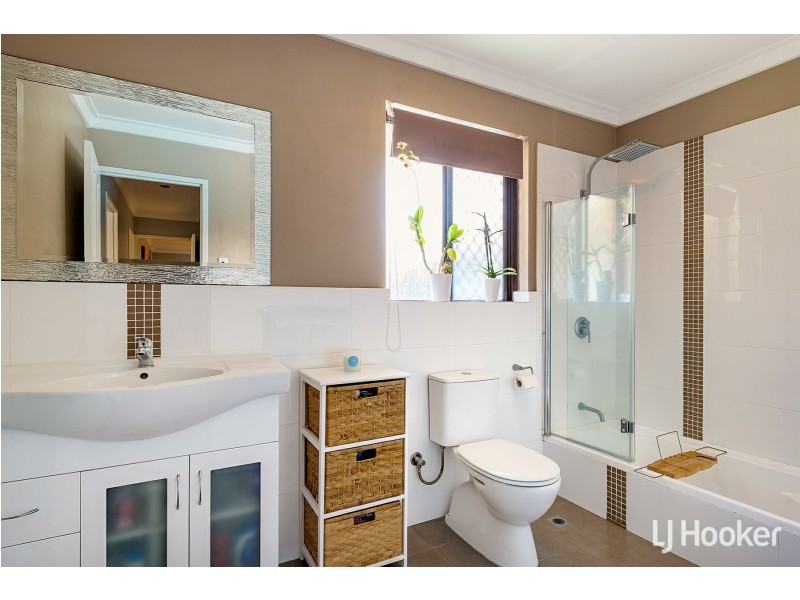 25 Winchester Way, Leeming WA 6149