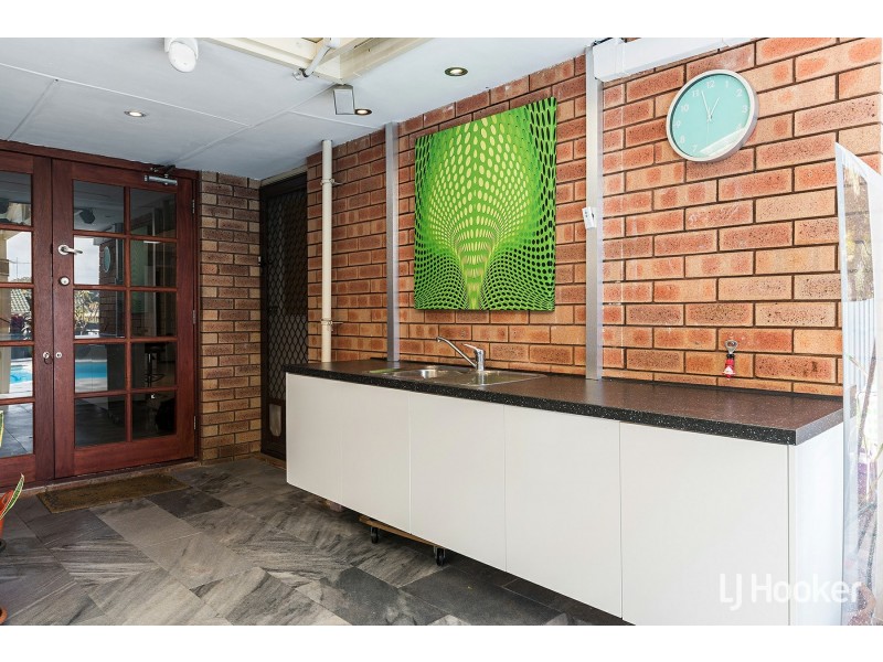 25 Winchester Way, Leeming WA 6149