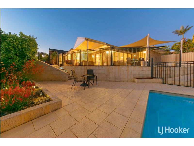6 Peak Court, Leeming WA 6149