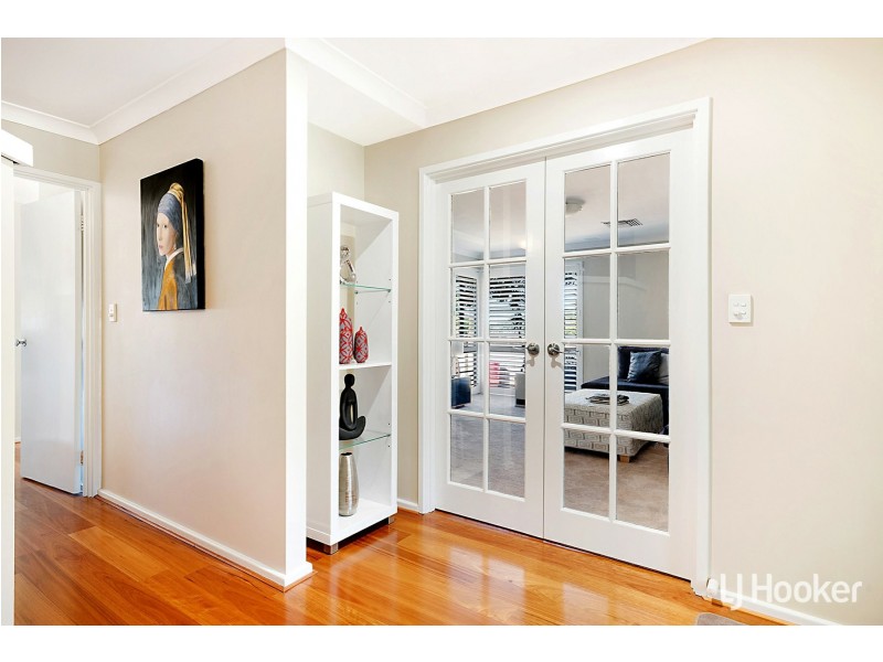 6 Peak Court, Leeming WA 6149
