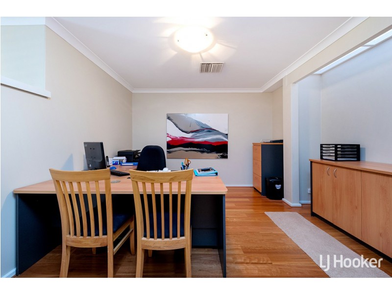 6 Peak Court, Leeming WA 6149