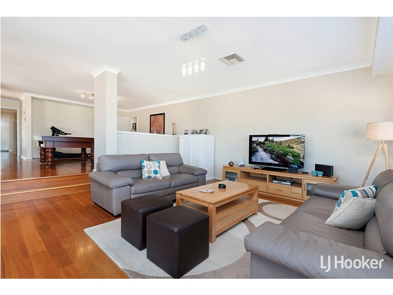 6 Peak Court, Leeming WA 6149