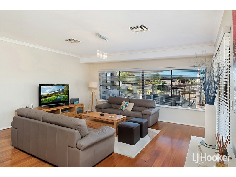 6 Peak Court, Leeming WA 6149