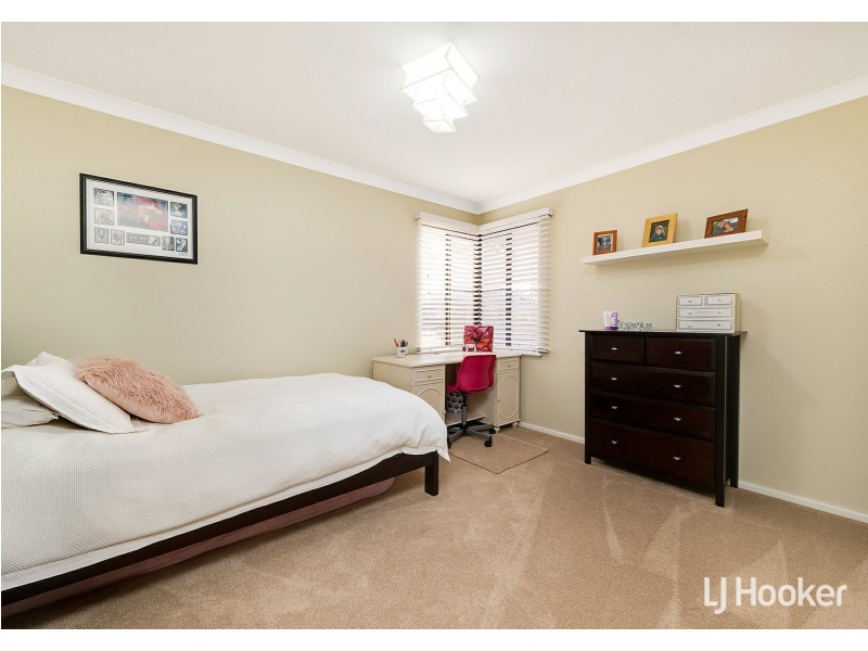 6 Peak Court, Leeming WA 6149
