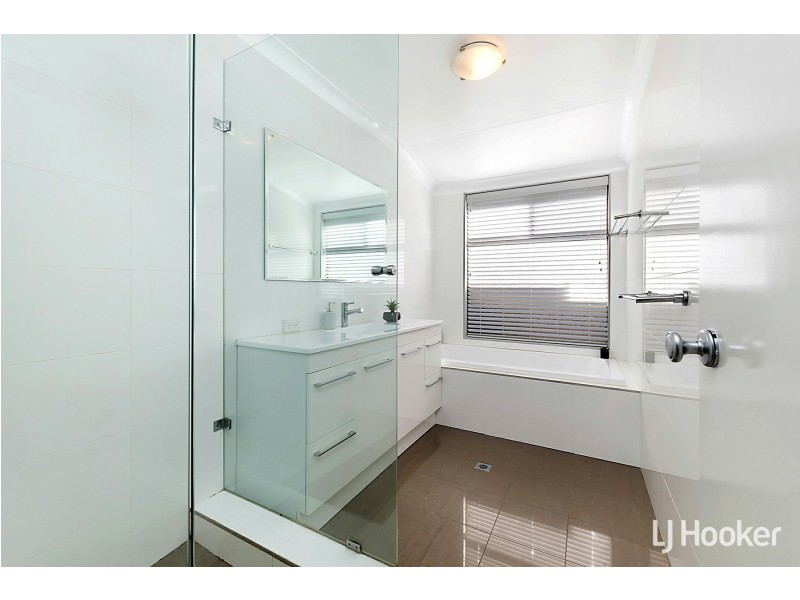 6 Peak Court, Leeming WA 6149