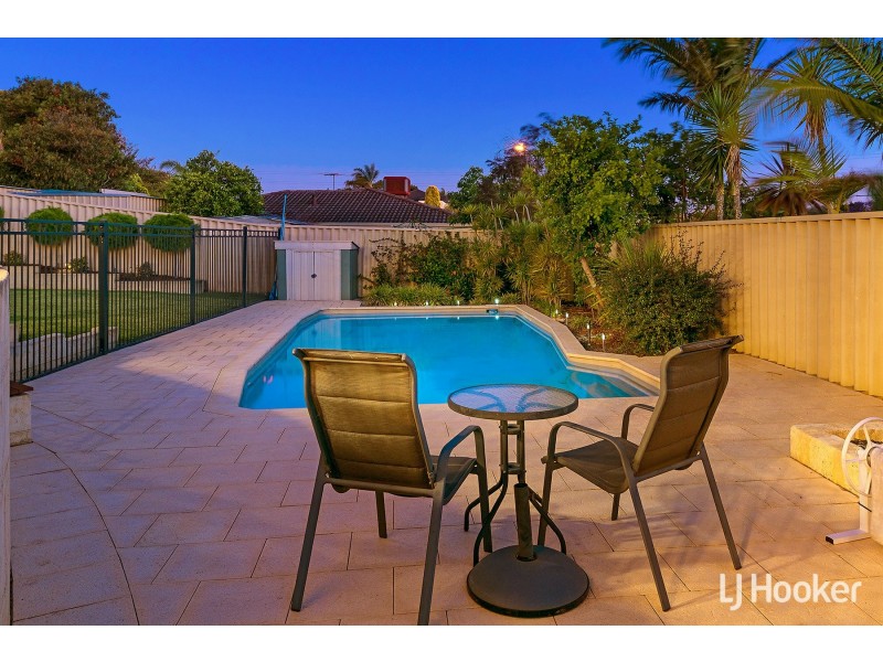 6 Peak Court, Leeming WA 6149
