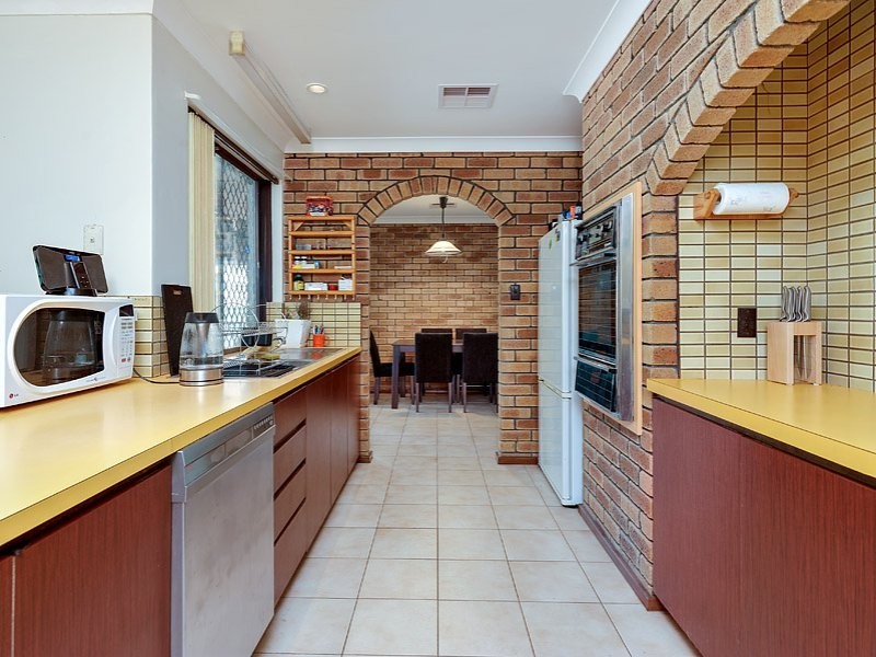 29 Waraker Way, Leeming WA 6149