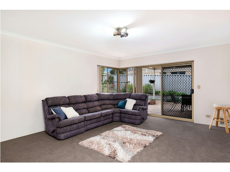 16 Meadow Grove, Leeming WA 6149