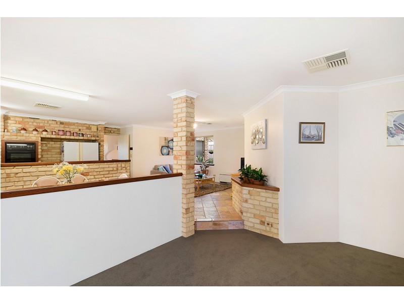 16 Meadow Grove, Leeming WA 6149