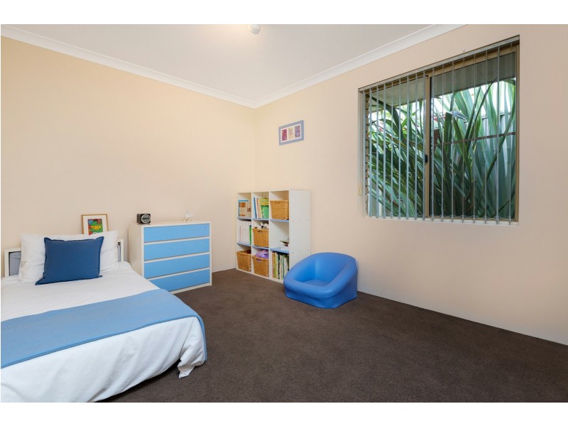 16 Meadow Grove, Leeming WA 6149