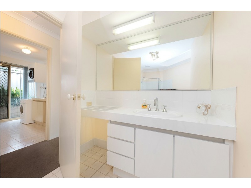 16 Meadow Grove, Leeming WA 6149