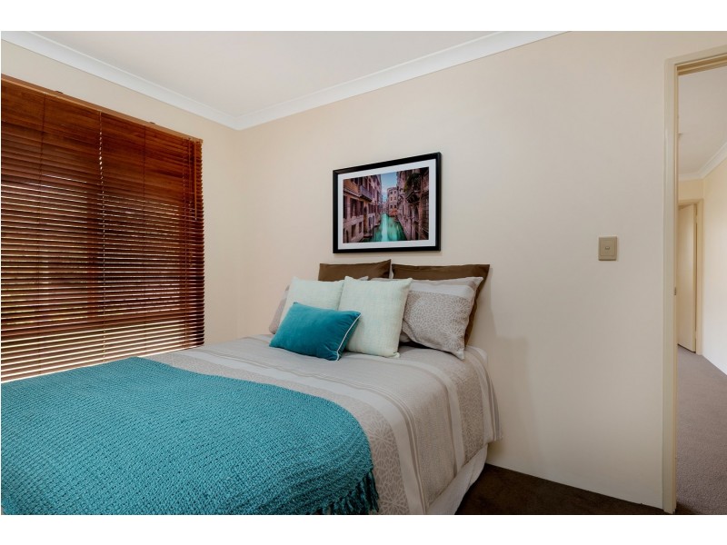 16 Meadow Grove, Leeming WA 6149