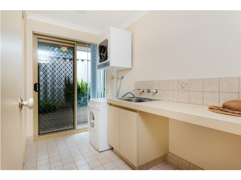 16 Meadow Grove, Leeming WA 6149