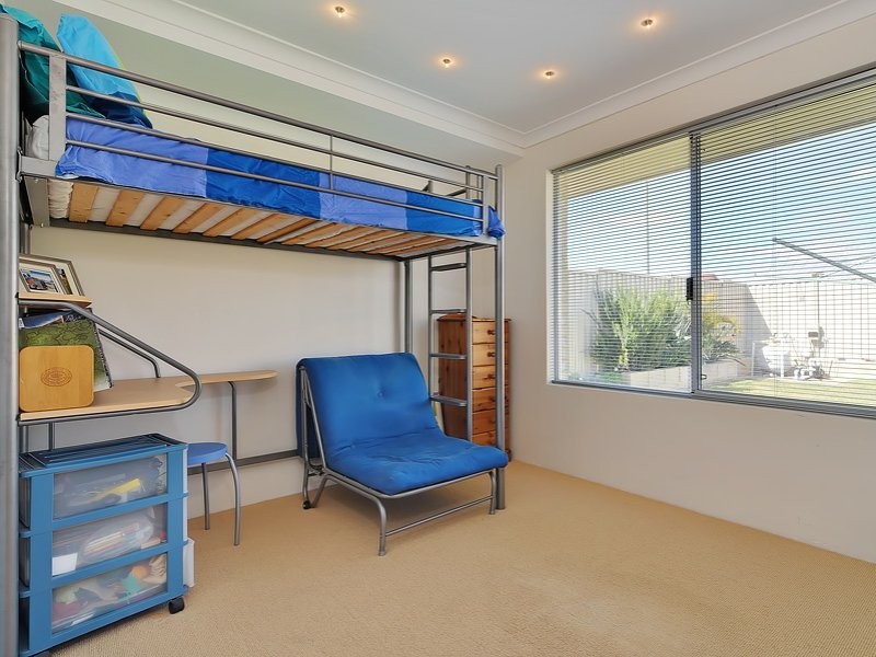 19 Astroloma Drive, Success WA 6164