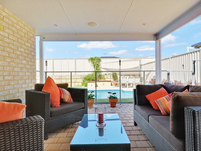 19 Astroloma Drive, Success WA 6164