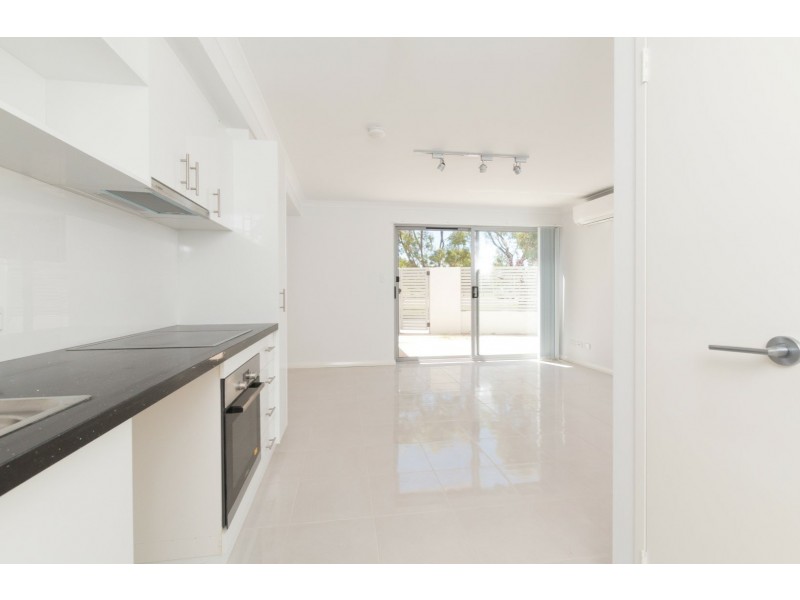 2/12 Westralia Gardens, Rockingham WA 6168