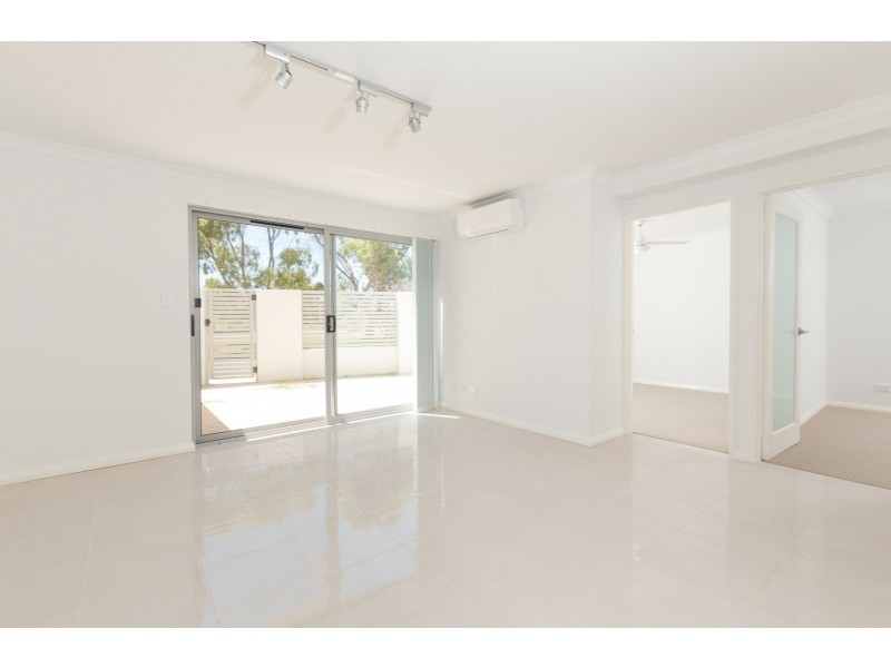 2/12 Westralia Gardens, Rockingham WA 6168