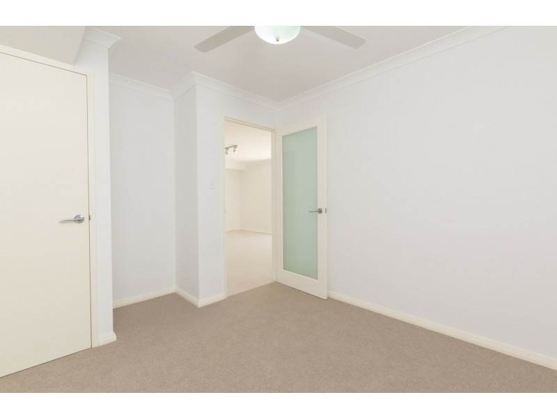 2/12 Westralia Gardens, Rockingham WA 6168