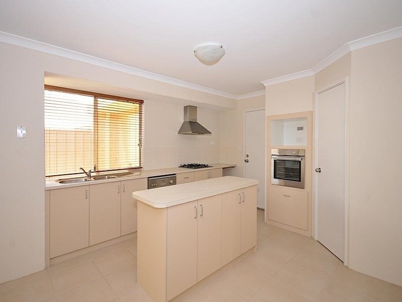 2A Classon Gardens, Leeming WA 6149