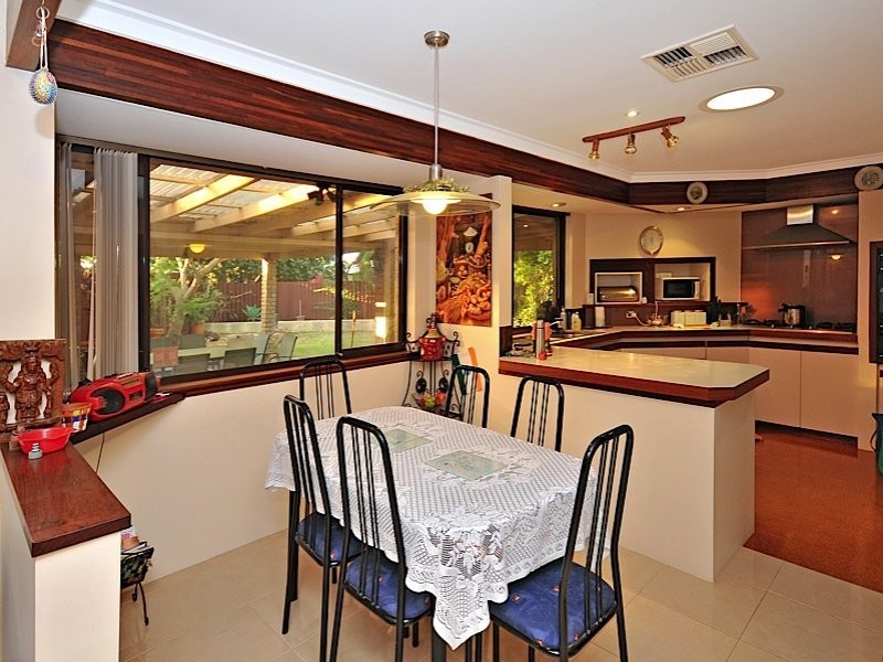 3 Dixey Court, Leeming WA 6149