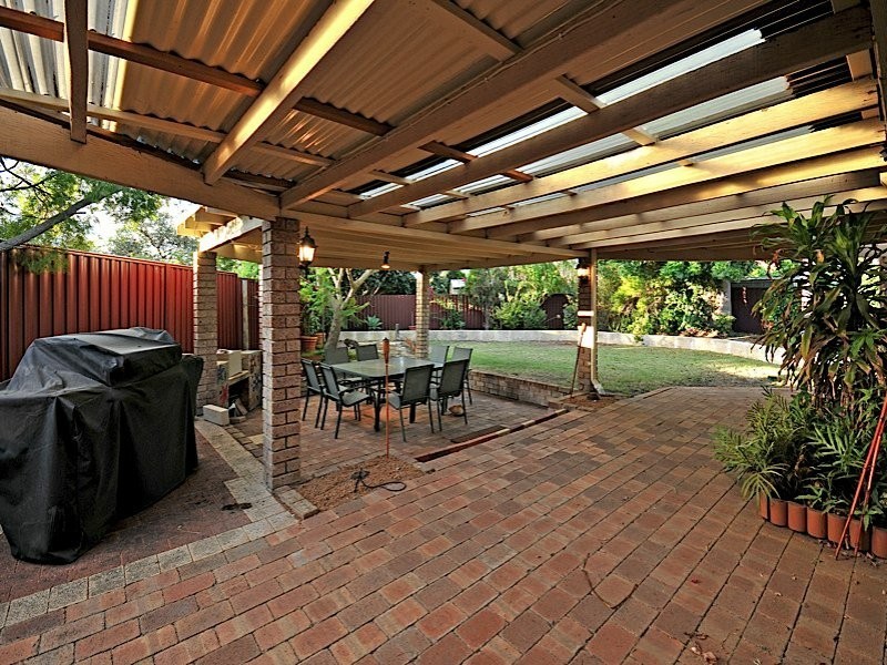 3 Dixey Court, Leeming WA 6149