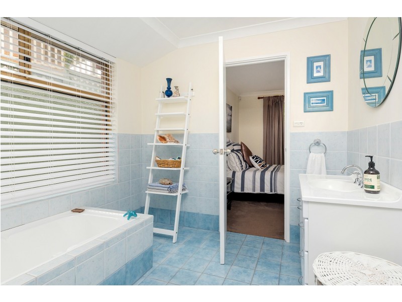 3A Theakston Green, Leeming WA 6149