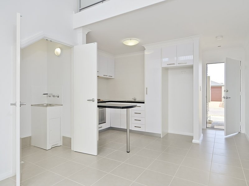 16C Torrey Crescent, Aubin Grove WA 6164