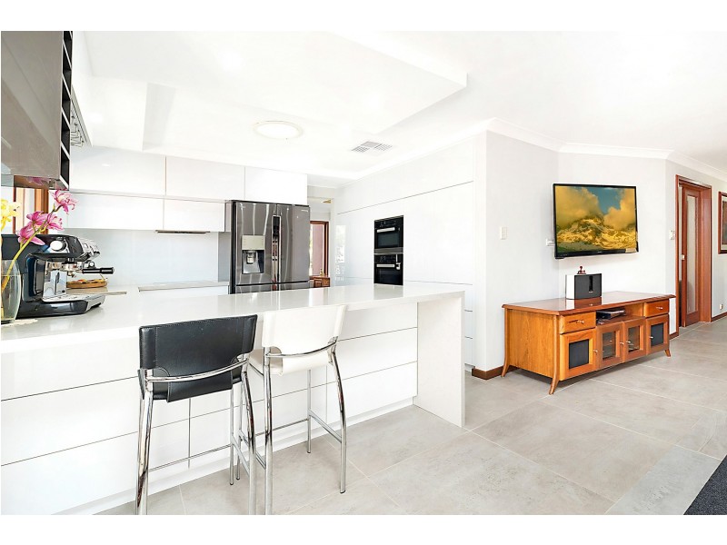 26 Hanlin Way, Samson WA 6163